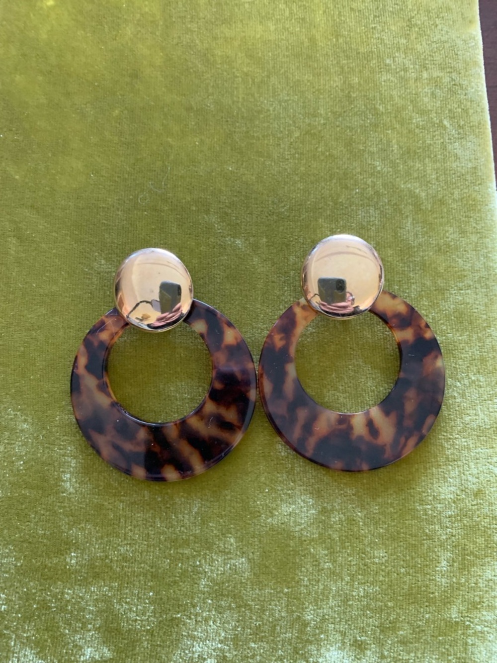 Mid Century Gold and Tortoiseshell Hoop Drop Earrings - Women Jewelry